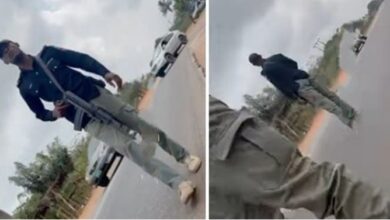 Policemen accuse young man driving expensive car of doing money rituals