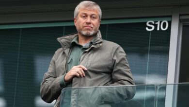 Roman Abramovich reportedly begging friends to lend him $1M to pay staff