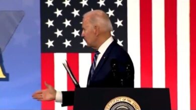 Joe Biden Sticks Out His Hand To Shake Thin Air After Making Speech (Videos)