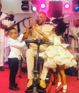 “I Must Born Triplets, Na Who Go Give Me Belle Remain” - Netizens Reacts To Heartwarming Video Of Yinka Ayefele And His Triplets On Stage