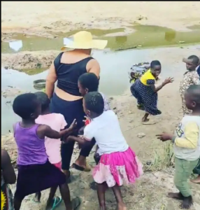 “This Is Morally Wrong!! Why Are You Corrupting The Kids” – Laide Bakare Dragged To Filth For Allowing Kids Play With Her Backside (Video)