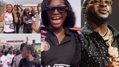 30BG family forever – Davido’s fans storm street to celebrate Val as they give out food, drinks & others to people [Video]