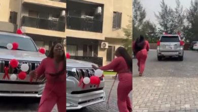 “This is so heartbreaking” – Man surprises girlfriend with new car only for him meet another guy in her house [Video]