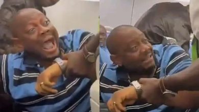 ‘Obidients’ you are here – Man opposing Tinubu’s inauguration bundled off a plane after delaying flight with ‘unruly behaviour’ [Video]