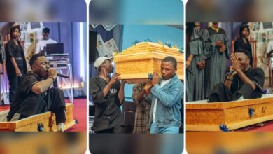 Drama As Gospel Singer, Samuel Onoja Arrives Stage In Coffin (PHOTOS)